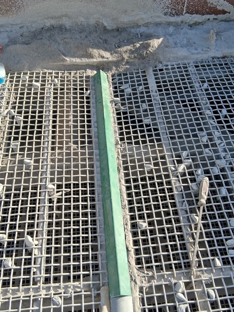 Center hold down installed on screen